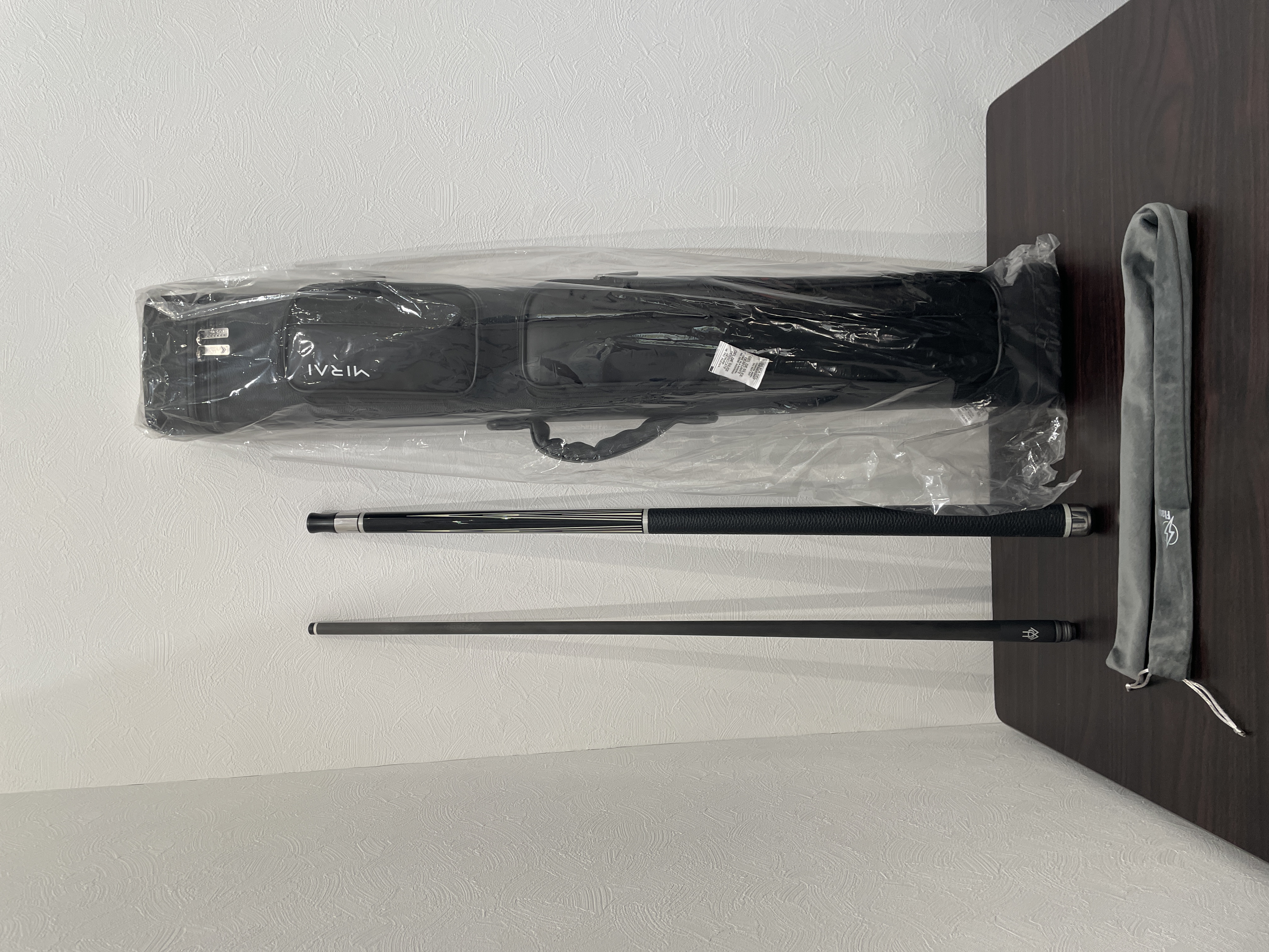 ビリヤード　プレデター/Predator  キュー、新品未使用MIRAI製ケースセット　ハオHOW 12.5mm カーボンシャフト